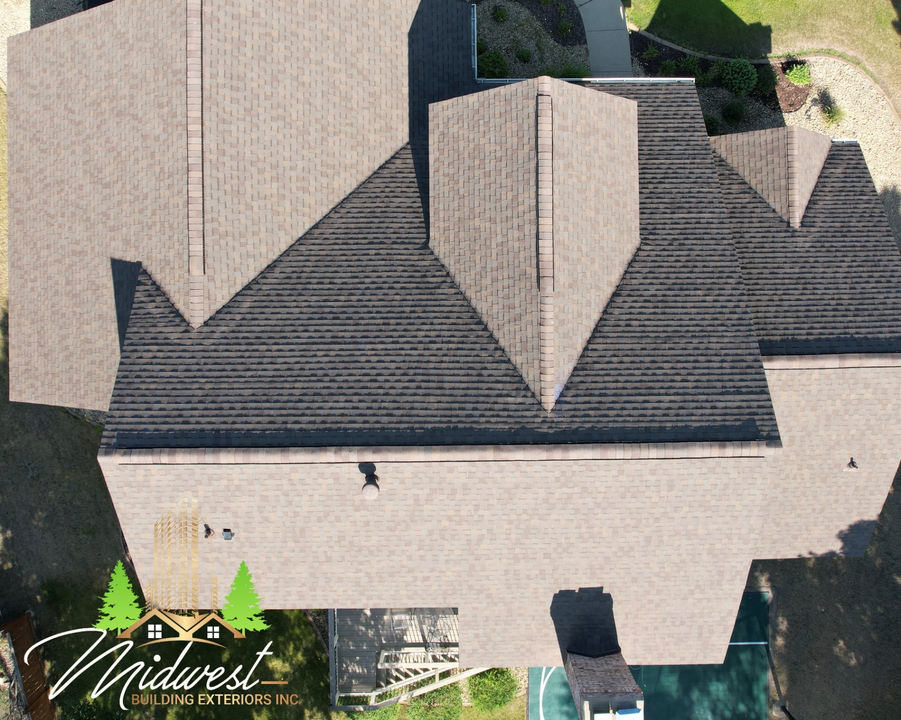 Asphalt Detail Multi Plane — Midwest Building Exteriors